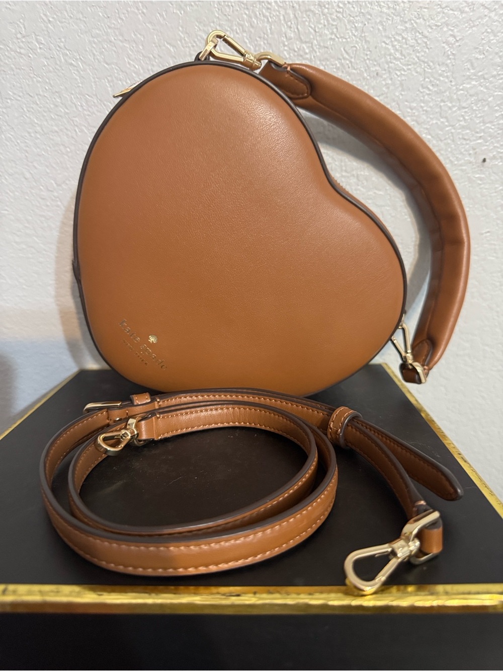 kate spade pretzel heart crossbody bag - Picture 3 of 3
